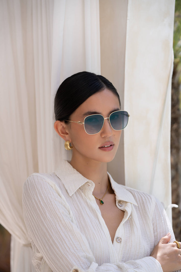 Lea Round Sunglasses: Gold / Gradient Gray